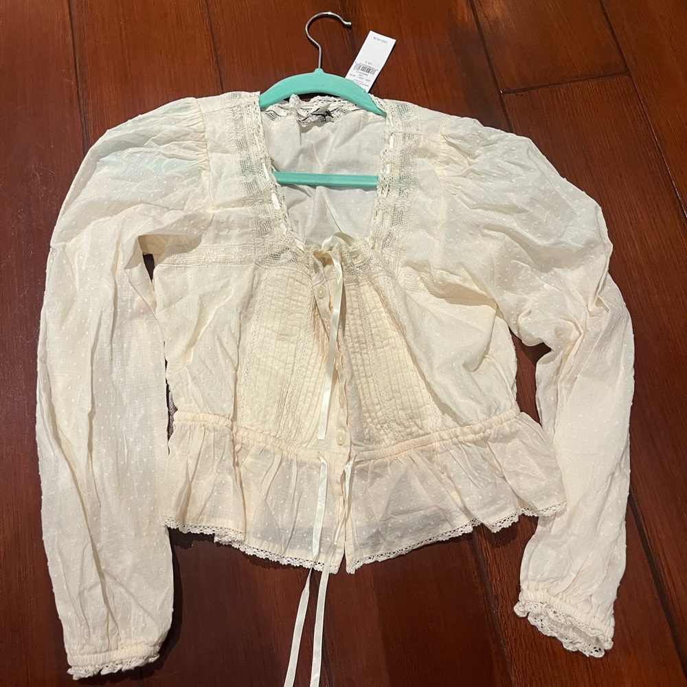 American Eagle top
